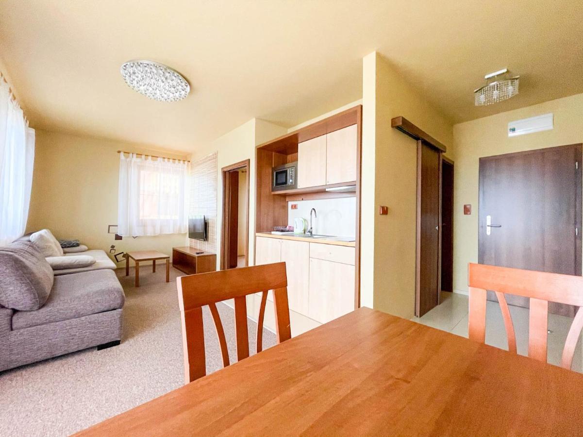 Apartment With Terrace & Amazing View ヴェルカー・ロムニツァ エクステリア 写真